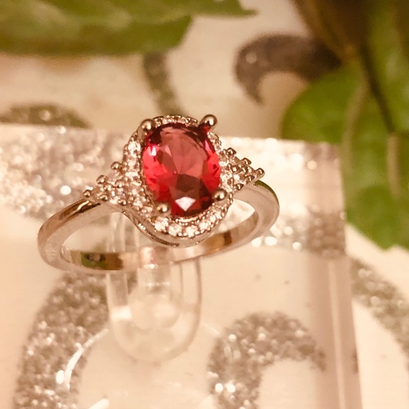 🍃💐Silver Ruby & CZs ring NO 925 stamp💐🍃 - Picture 6 of 8